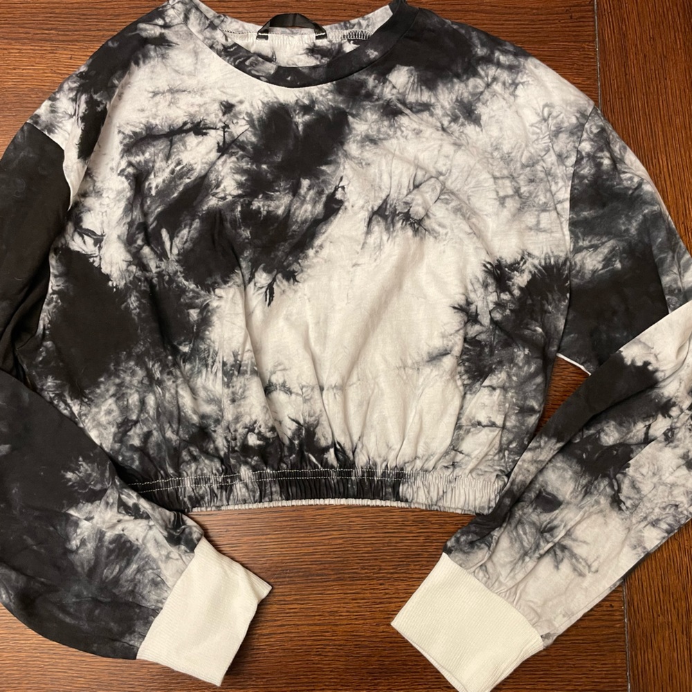 Tie-dyed long sleeve woman’s crop top - Picture 1 of 4